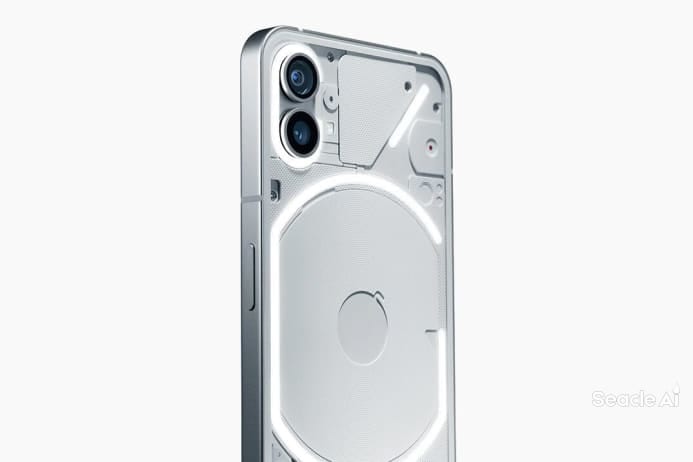 The Nothing Phone (2) Isnt Perfect—Heres What It Actually Does Well in 2025